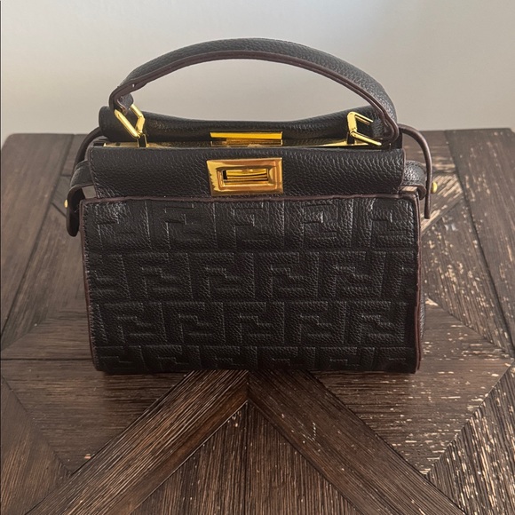 Black Designer Inspired Logo Handbag with Gold Hardware - Picture 7 of 11